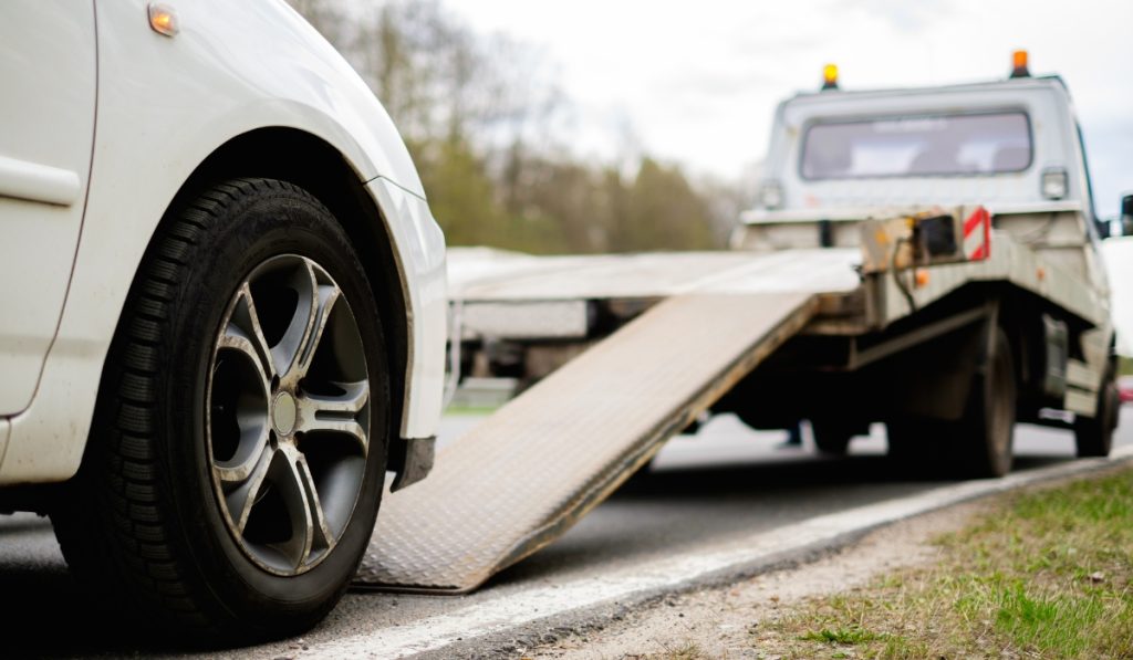 Fort Collins towing service offers affordable rates for vehicle recovery and roadside assistance