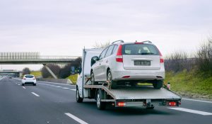 Comparison between local towing and long distance towing services